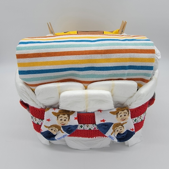 Toy Story - Woody bassinet diaper cake - Picture 10 of 13
